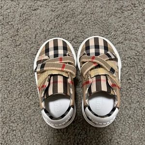 Burberry Girls shoes